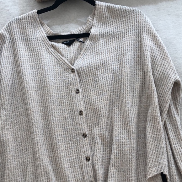 URBAN OUTFITTERS Tan waffle shirt - Picture 3 of 3